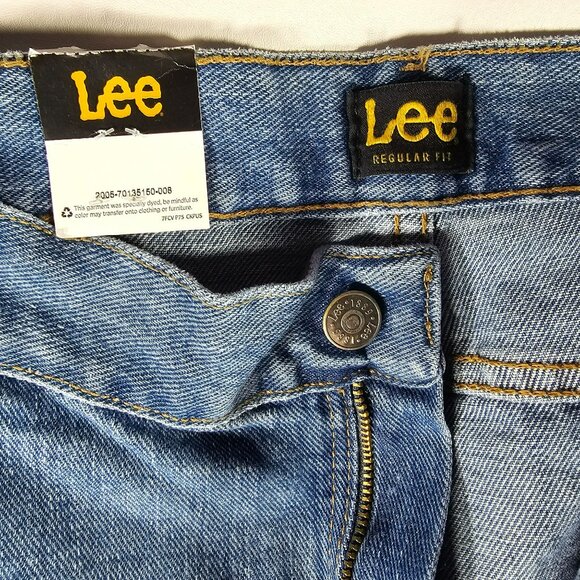 Lee NWT Regular Fit Straight Leg Jeans Men's Size 42x30 Medium Blue Denim - Picture 2 of 9